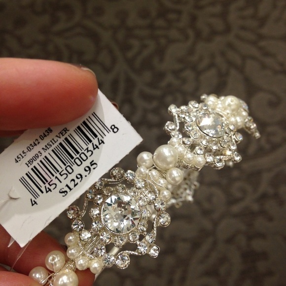 Elegant Silver Pearl Headband main image 4